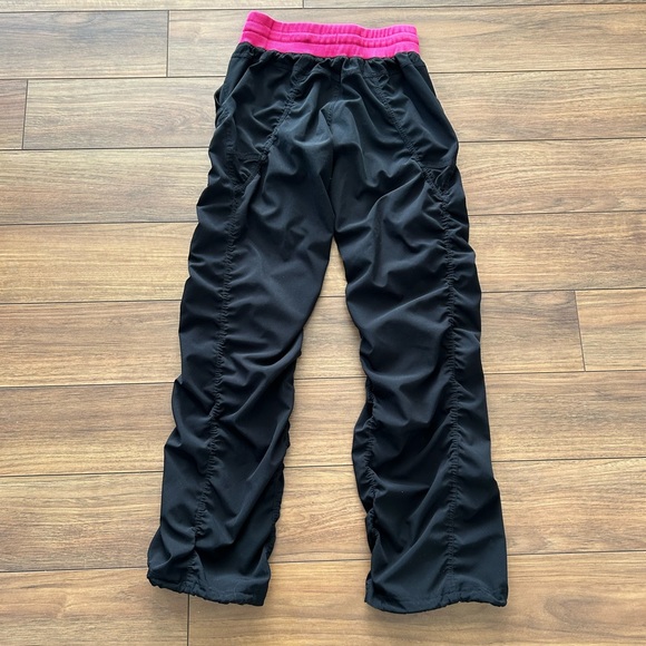 Kids girls pants 10/12 size medium. - Picture 4 of 5